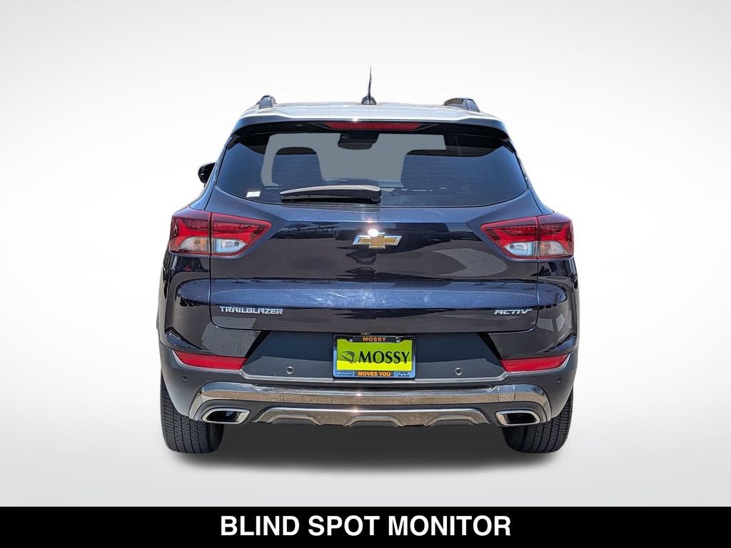 Used 2021 Chevrolet TrailBlazer ACTIV w/ Technology Package FWD image 9