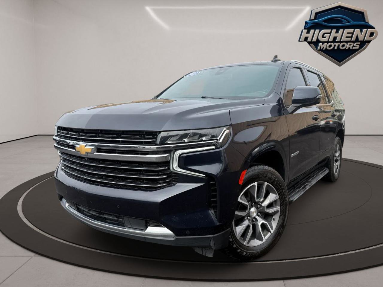 Used 2022 Chevrolet Tahoe LT w/ Luxury Package AWD/4WD image 2