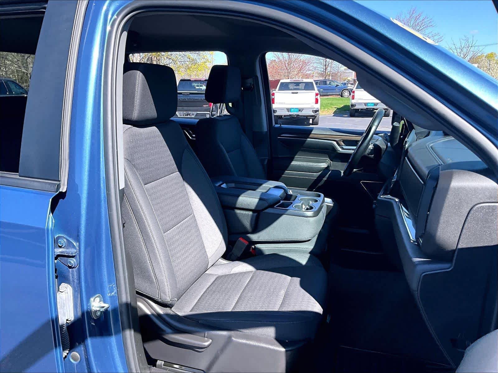 Used 2024 Chevrolet Silverado 1500 LT AWD/4WD image 11