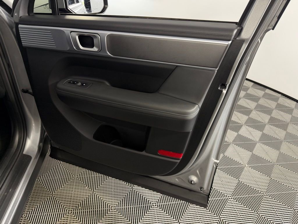 Used 2025 Hyundai Santa Fe SEL image 32