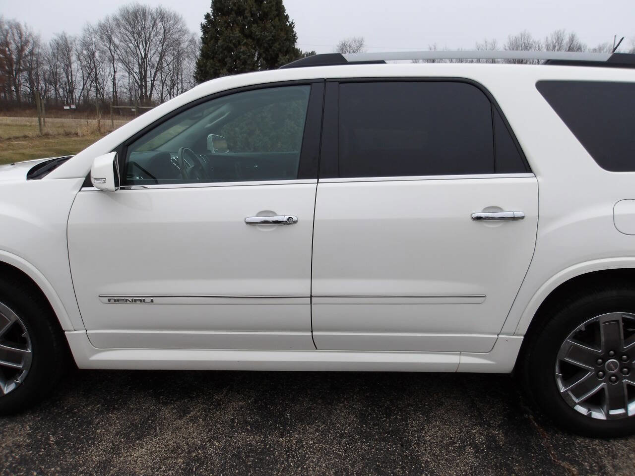 Used 2011 GMC Acadia Denali image 37