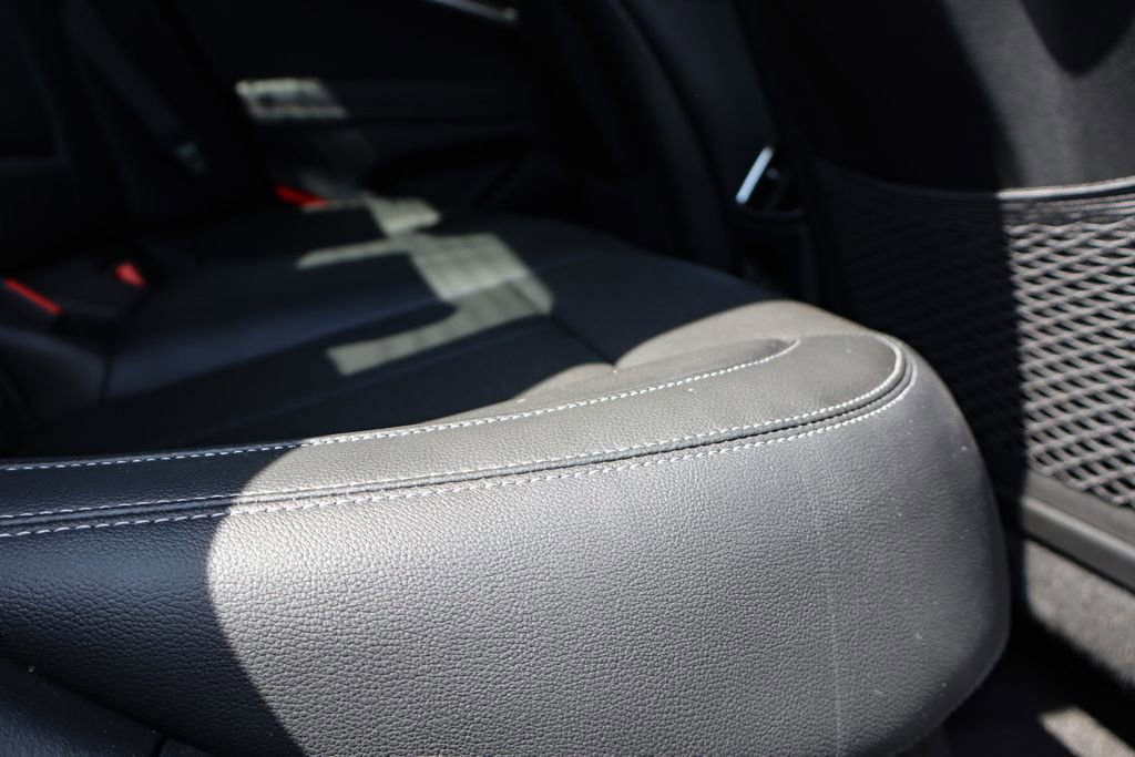 Used 2026 Genesis G70 2.5T image 18