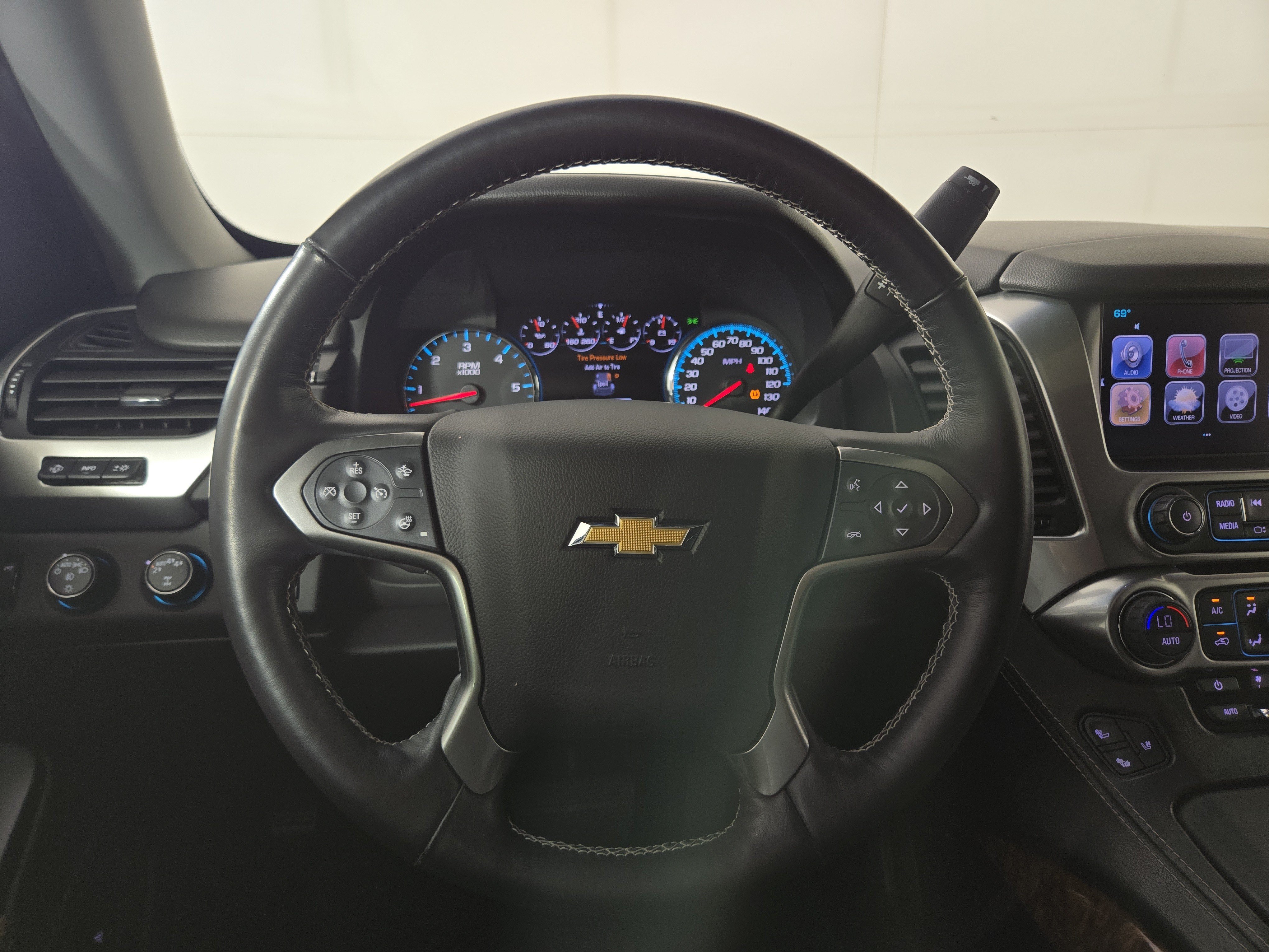 Used 2018 Chevrolet Tahoe Premier AWD/4WD image 15