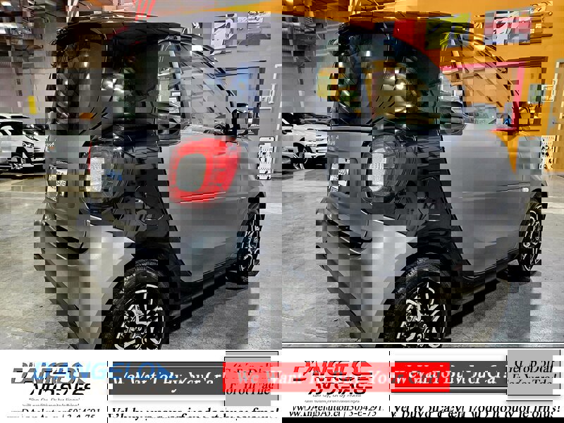 Used 2017 smart fortwo Prime image 8