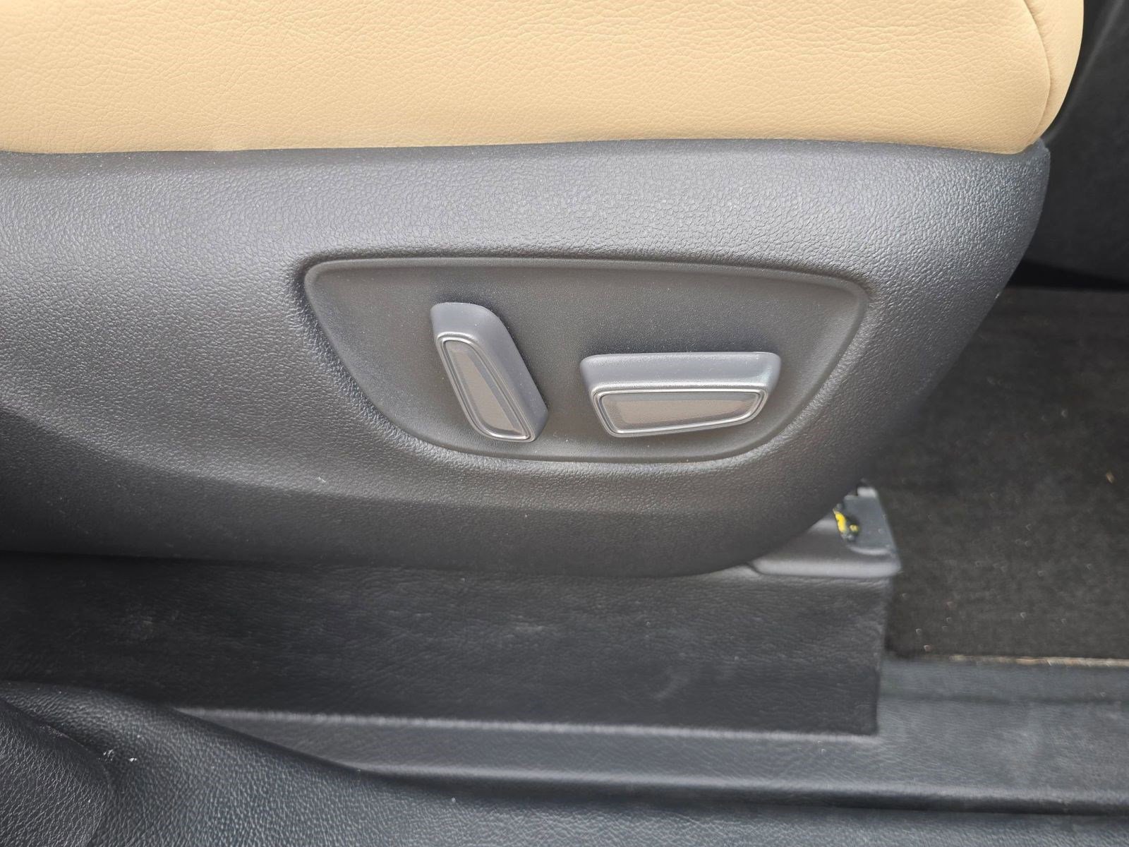 Used 2022 Toyota Sienna XLE w/ XLE Plus Package image 27