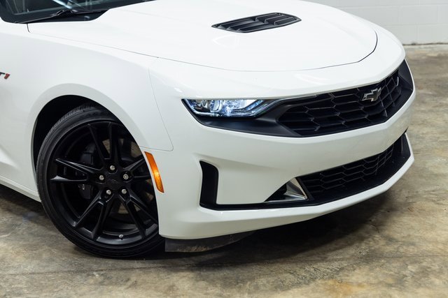 Used 2023 Chevrolet Camaro LT w/ RS Package image 5