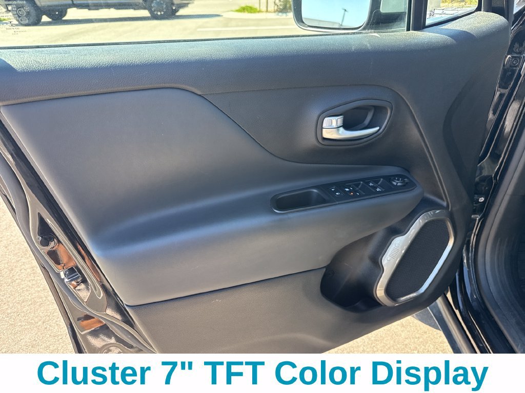 Used 2018 Jeep Renegade Limited w/ UConnect 8.4 Nav Group AWD/4WD image 12