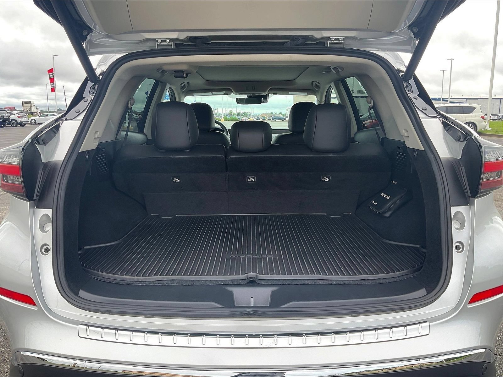 Used 2024 Nissan Murano Platinum w/ Cargo Package FWD image 16