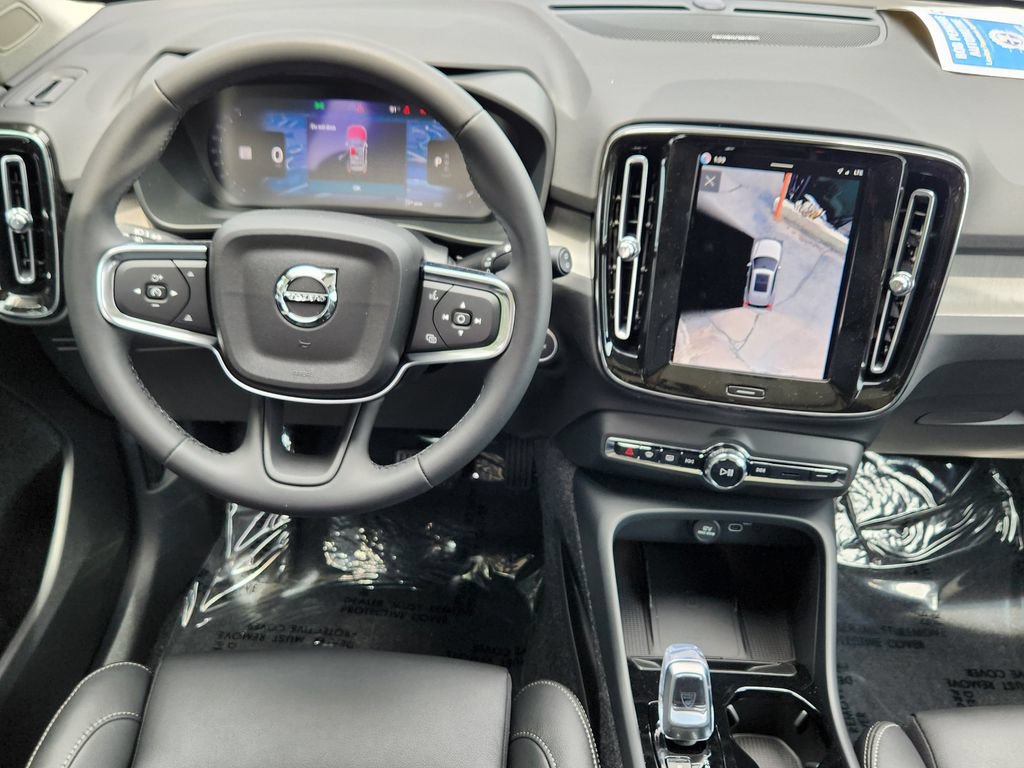 New 2026 Volvo XC40 B5 Ultra w/ Climate Package AWD/4WD image 3