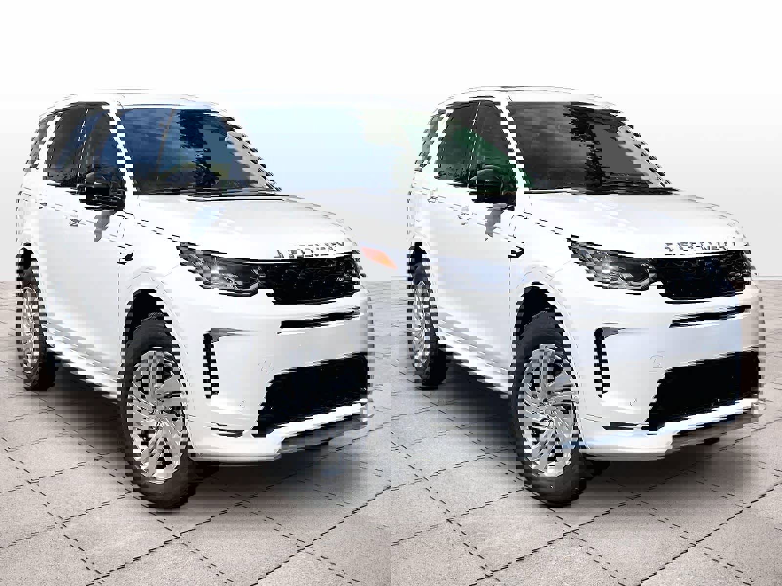 Used 2025 Land Rover Discovery Sport S image 2