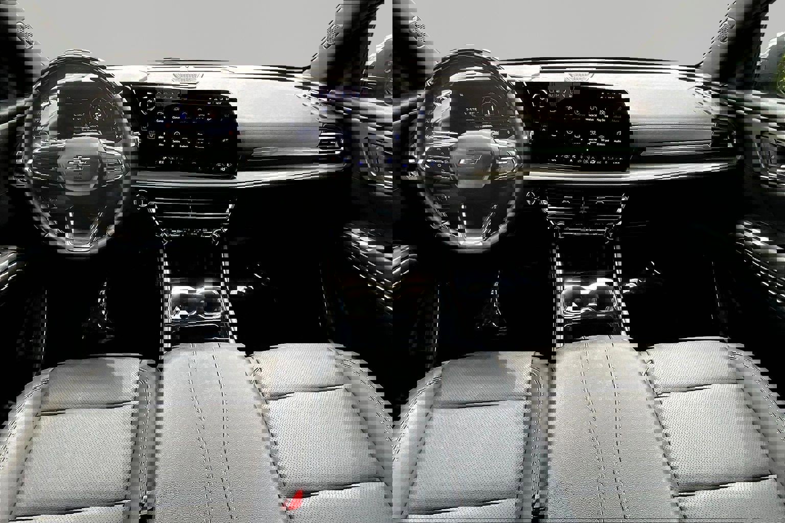 Used 2025 Chevrolet Traverse LT w/ Enhanced Driving Package AWD/4WD image 7