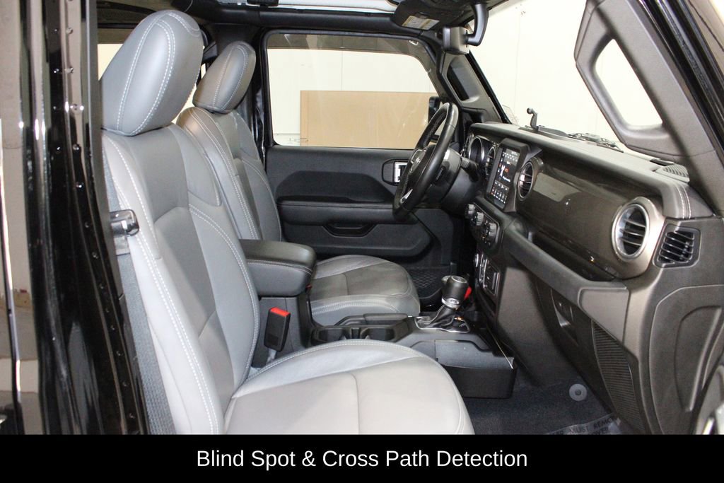 Used 2019 Jeep Wrangler Unlimited Sahara image 13