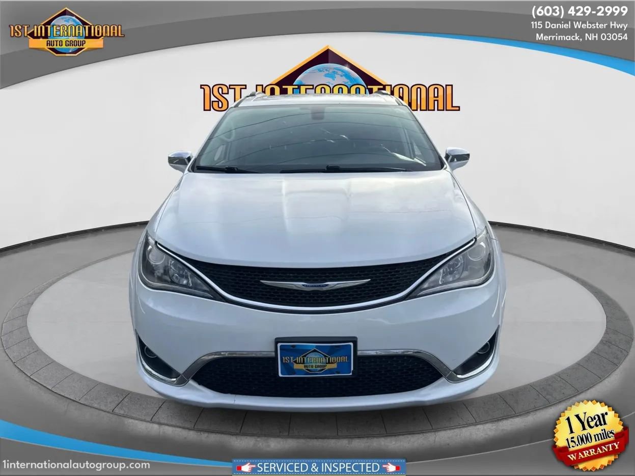 Used 2018 Chrysler Pacifica Limited FWD image 3
