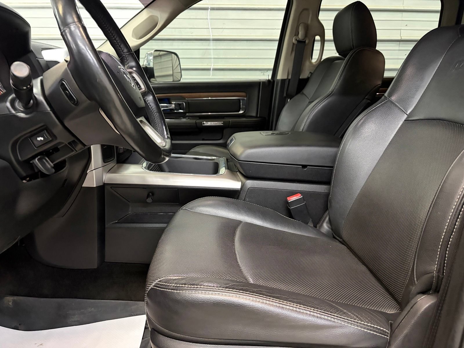 Used 2017 RAM 3500 Laramie AWD/4WD image 8