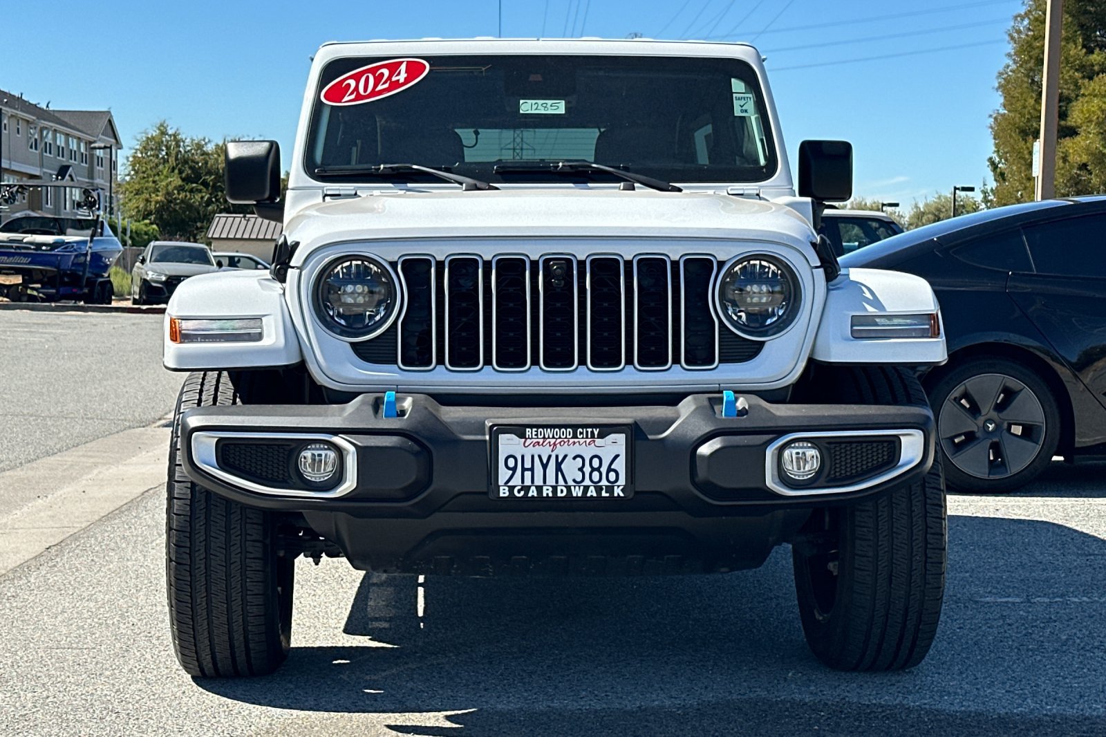 Used 2024 Jeep Wrangler Unlimited Sahara w/ Technology Group AWD/4WD image 9