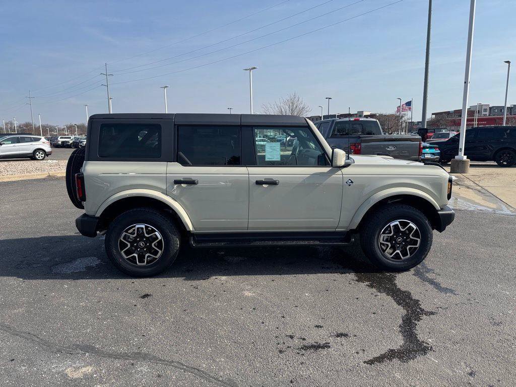 New 2026 Ford Bronco Outer Banks AWD/4WD image 2