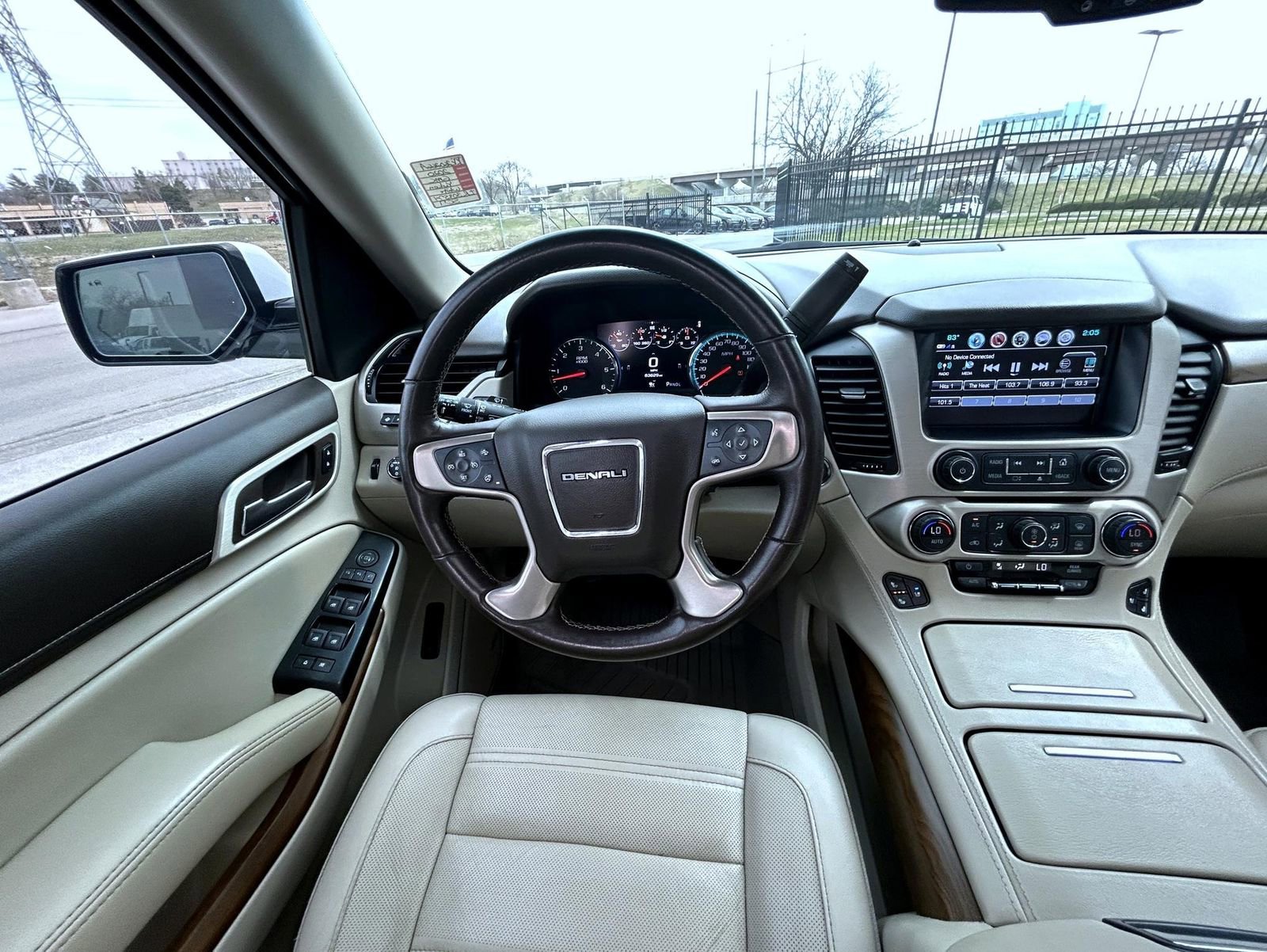 Used 2020 GMC Yukon Denali w/ Denali Premium Package AWD/4WD image 13