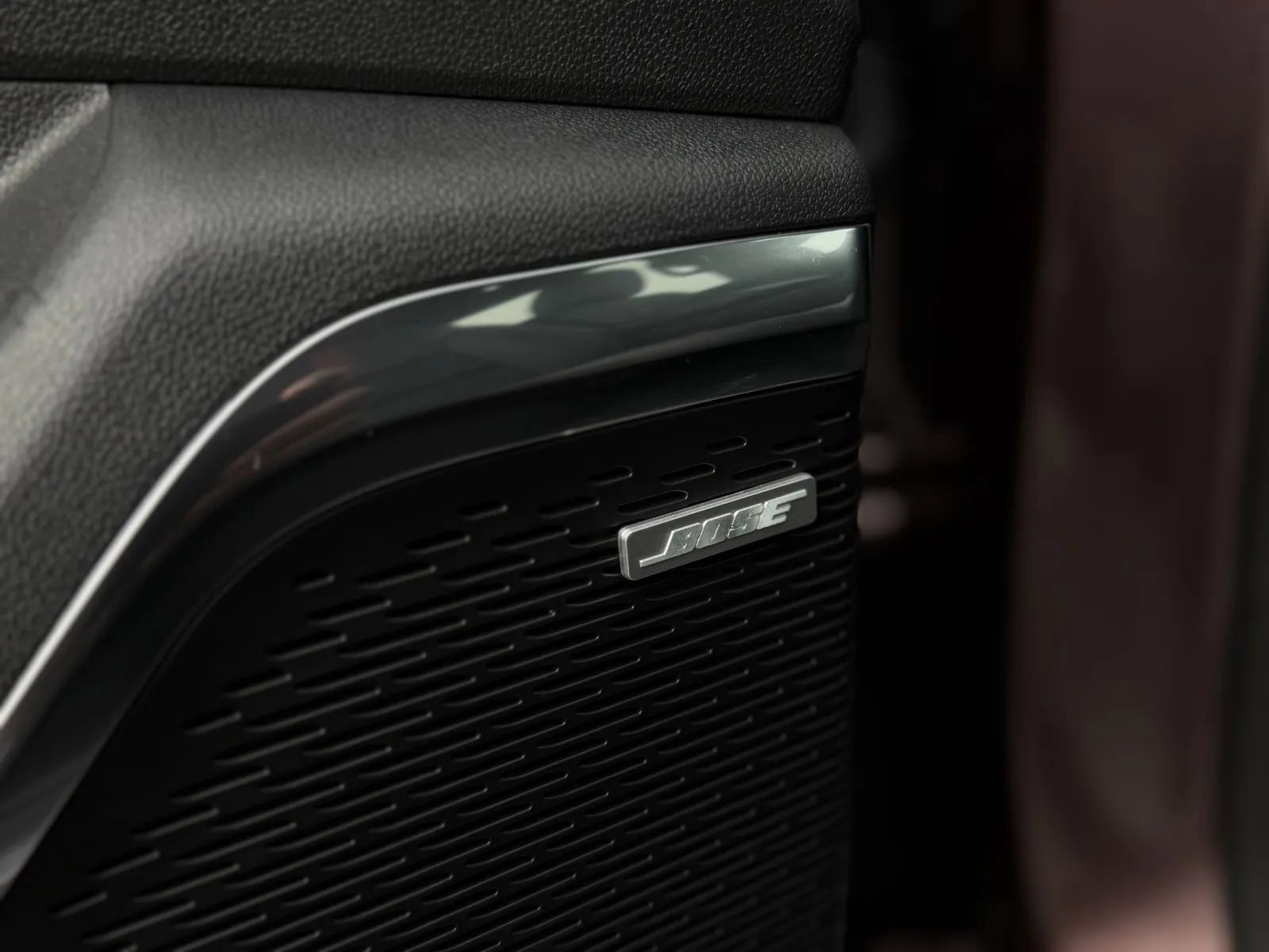 Used 2024 Chevrolet Traverse RS image 30