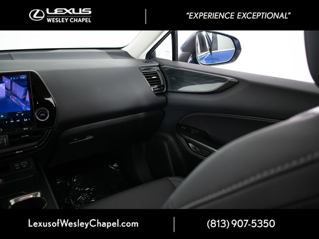 Used 2025 Lexus NX 250 FWD w/ Towing Package (2000 Lbs) image 29