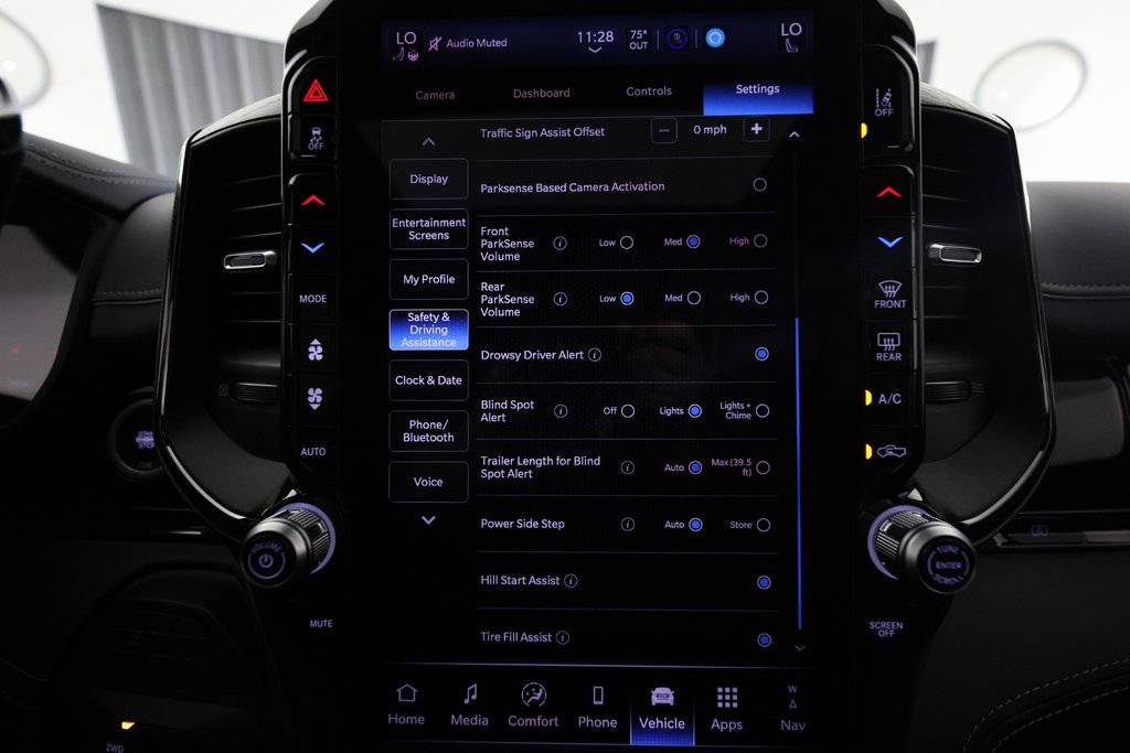 Used 2025 RAM 2500 Limited image 32