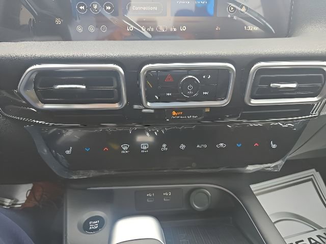 New 2026 Nissan Sentra SR FWD image 17