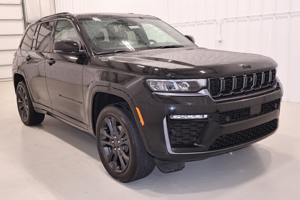 Used 2026 Jeep Grand Cherokee Limited AWD/4WD image 3