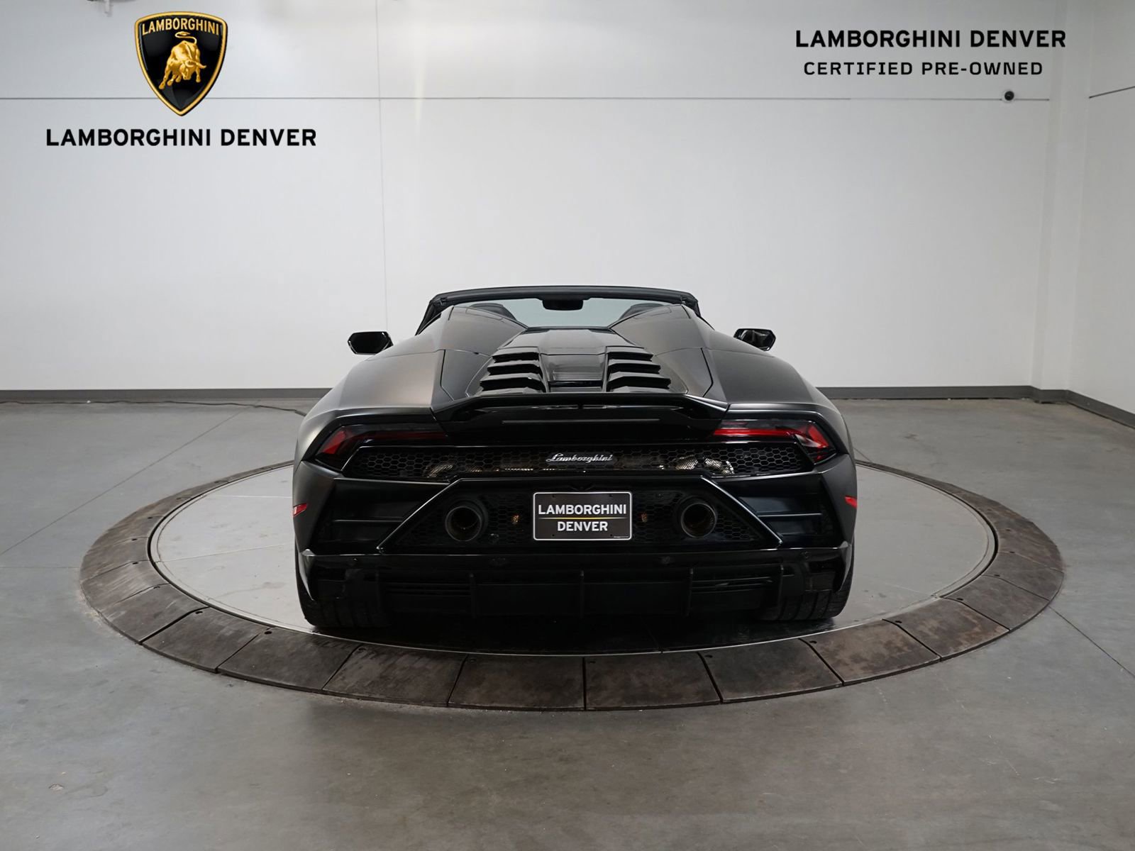 Used 2023 Lamborghini Huracan EVO image 4