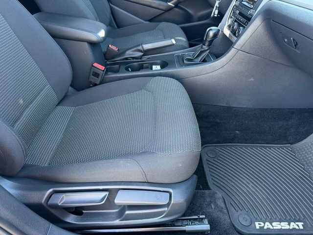 Used 2017 Volkswagen Passat 1.8T S FWD image 15