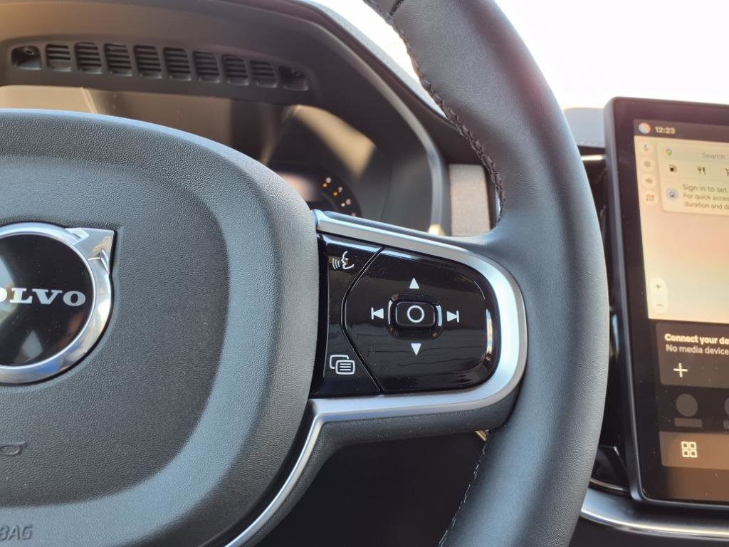 New 2026 Volvo XC90 B6 Plus w/ Protection Package Premier image 16