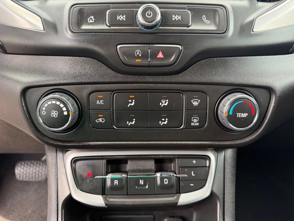 Used 2024 GMC Terrain SLE FWD image 35