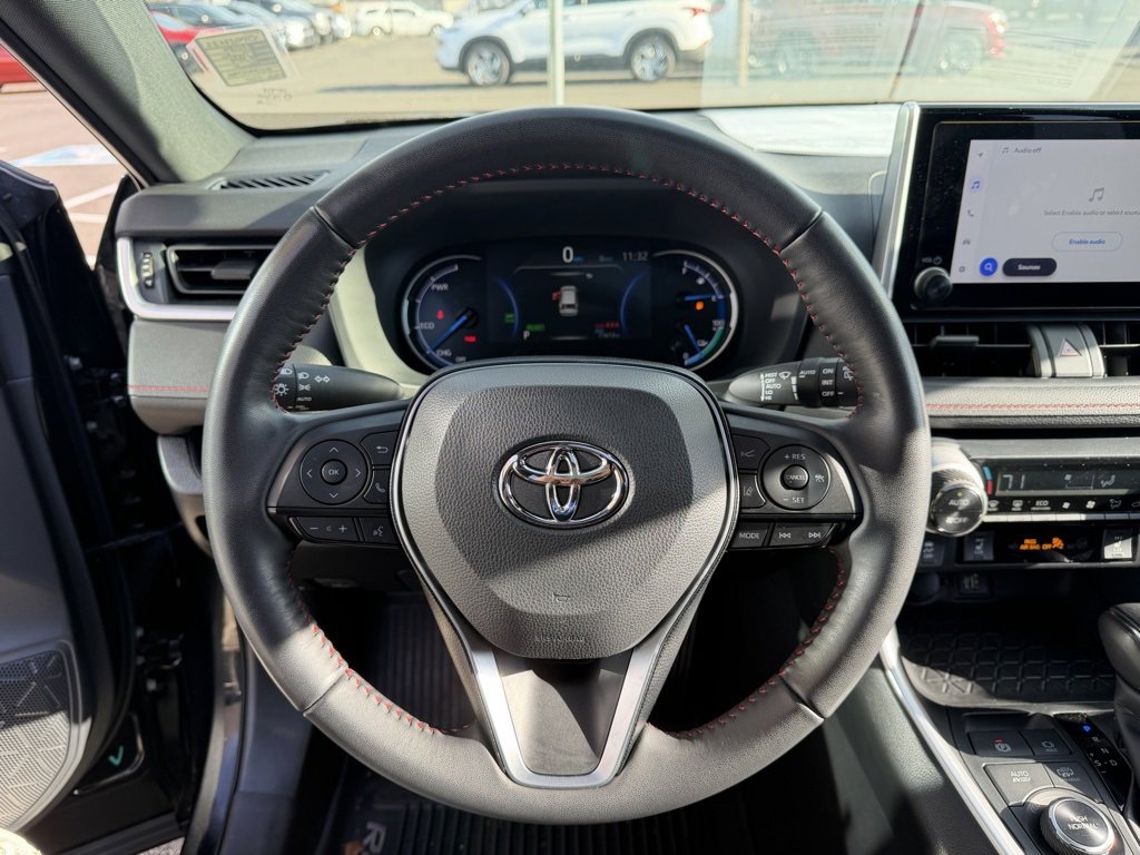 Used 2024 Toyota RAV4 SE image 18