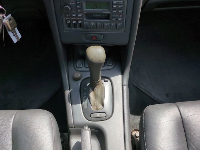 Used 1999 Volvo V70 FWD image 15