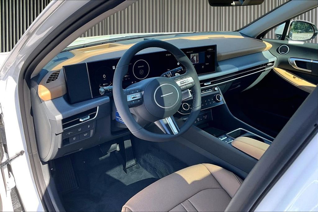 New 2026 Hyundai Sonata Limited FWD image 7
