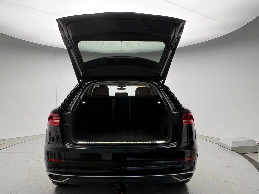 Used 2019 Audi Q8 Prestige w/ Luxury Package image 5