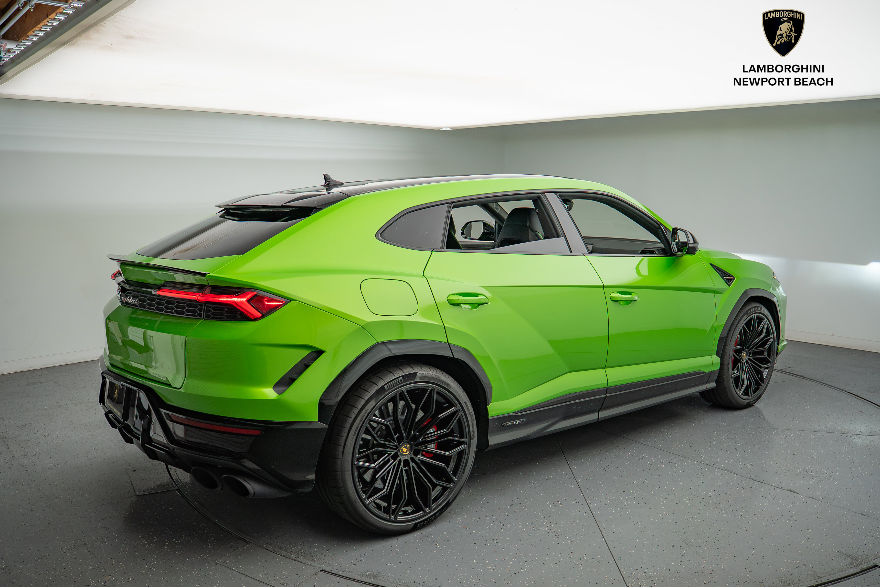 Used 2025 Lamborghini Urus SE image 19
