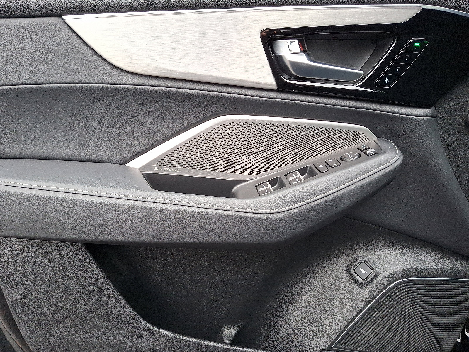 Certified 2023 Acura MDX w/ Technology Package image 14