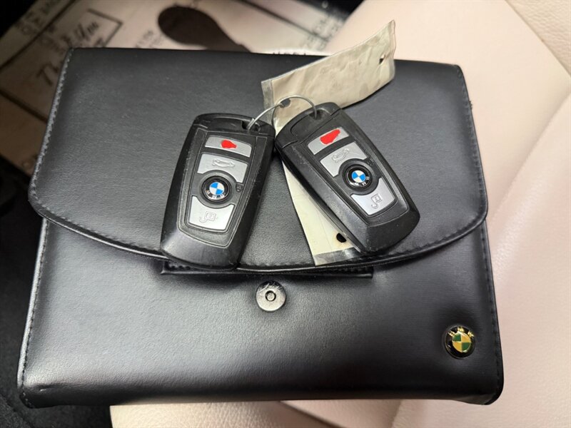 Used 2013 BMW 528i Sedan RWD image 26