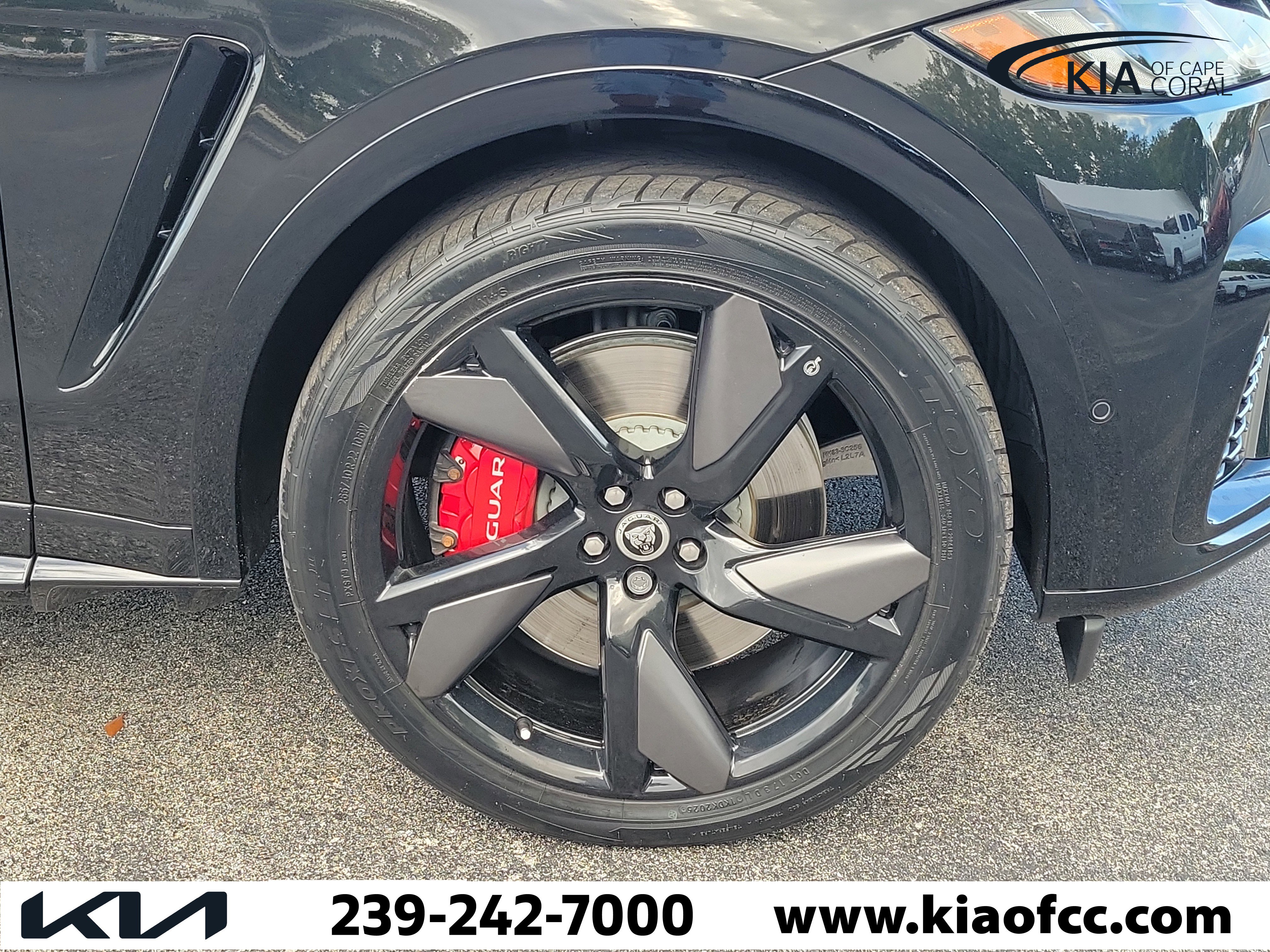 Used 2024 Jaguar F-PACE SVR image 7