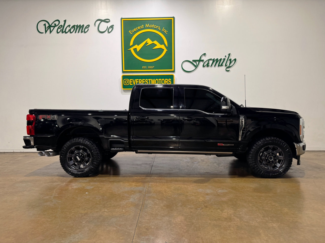 Used 2023 Ford F250 Lariat w/ Lariat Ultimate Package image 9