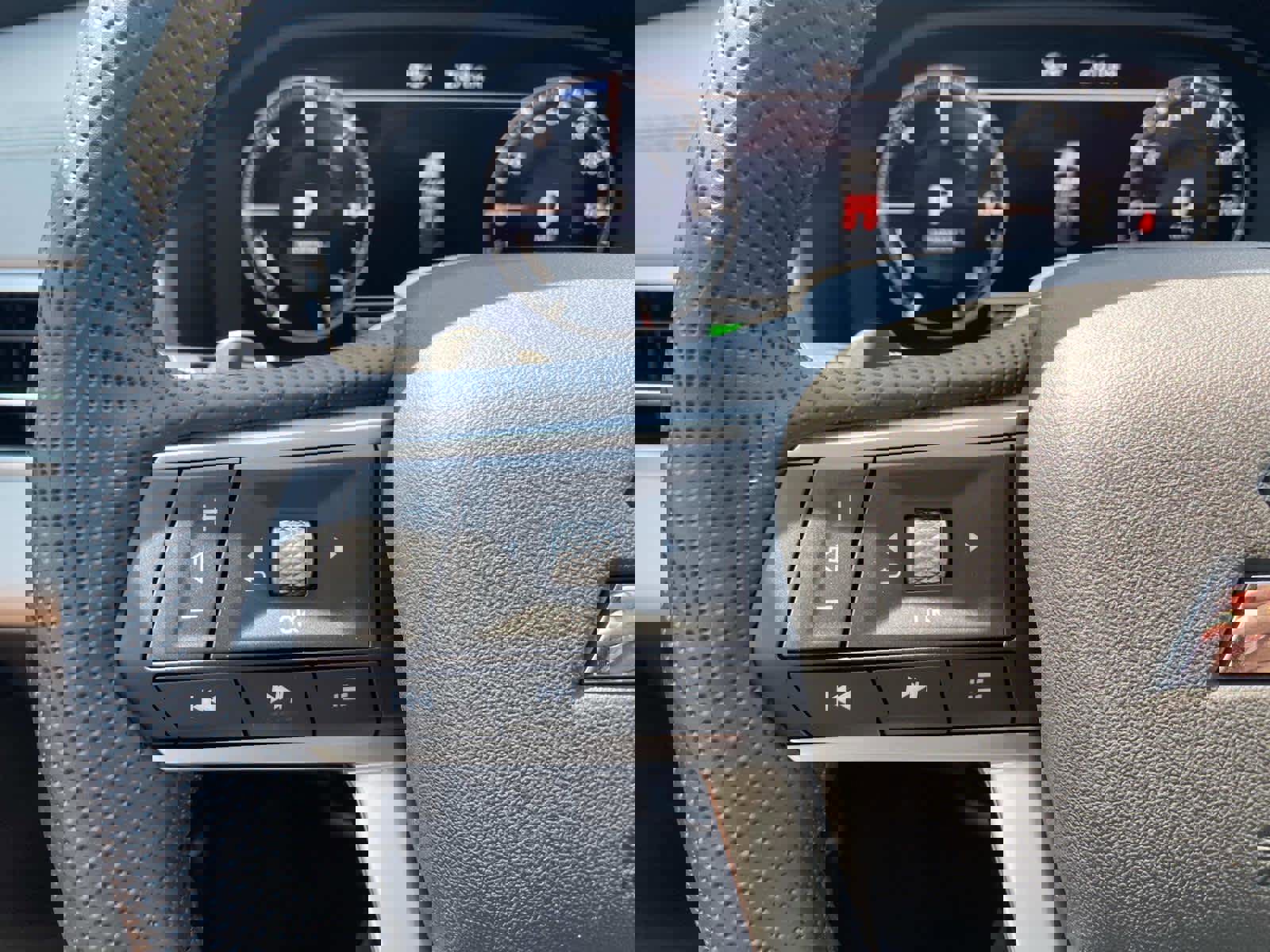 New 2025 Mitsubishi Outlander SEL image 16