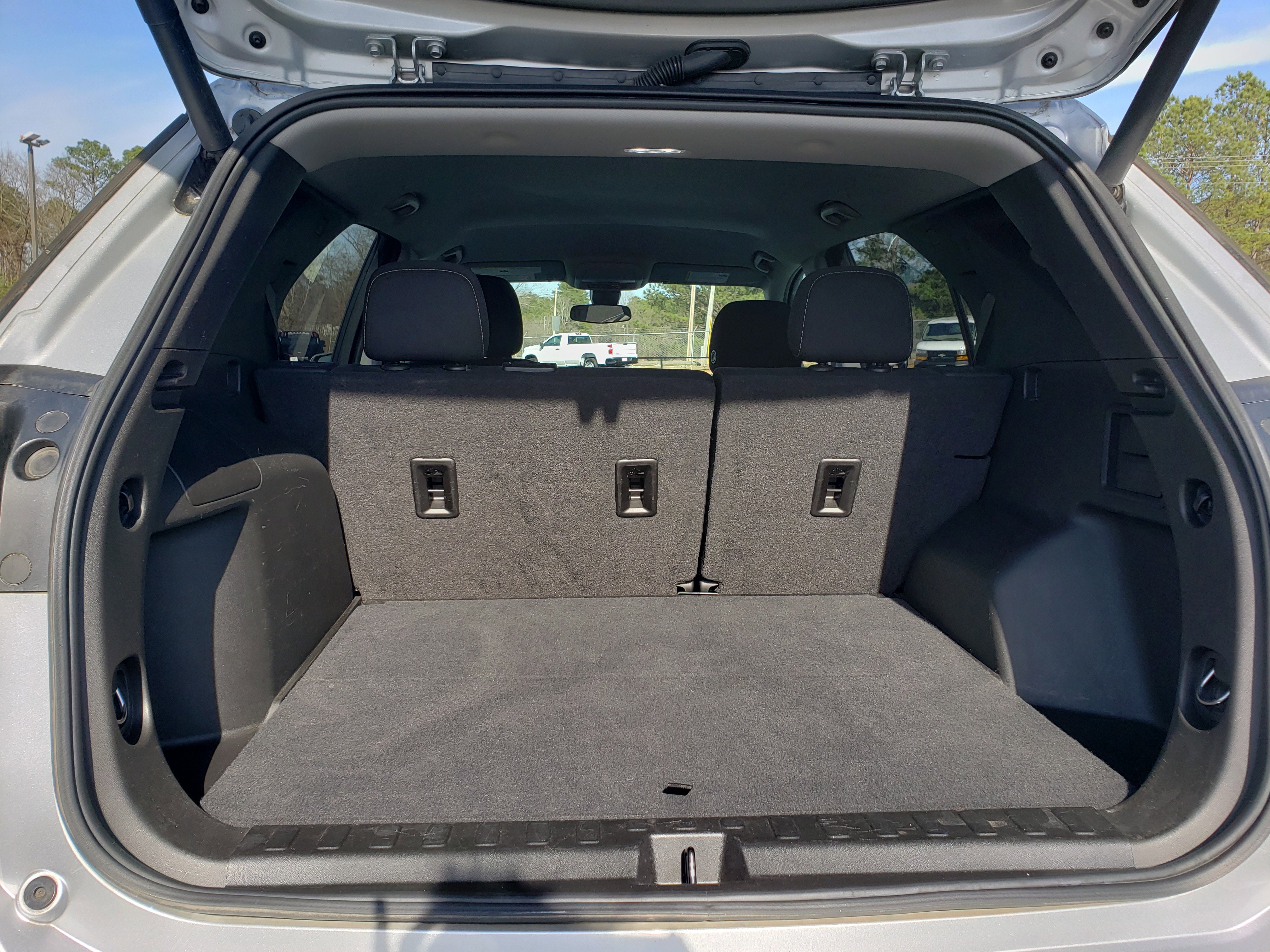 Used 2022 Chevrolet Equinox LT w/ Driver Convenience Package image 10