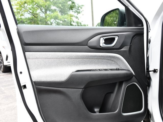 Used 2022 Jeep Compass Latitude image 13