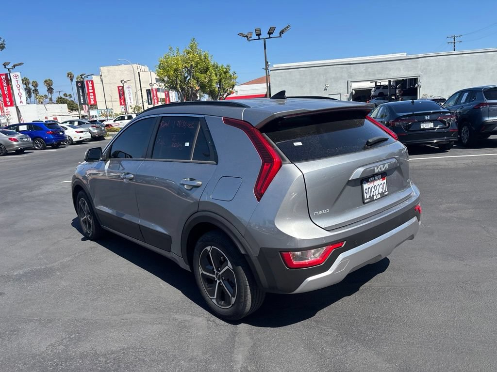 Used 2023 Kia Niro EX FWD image 6
