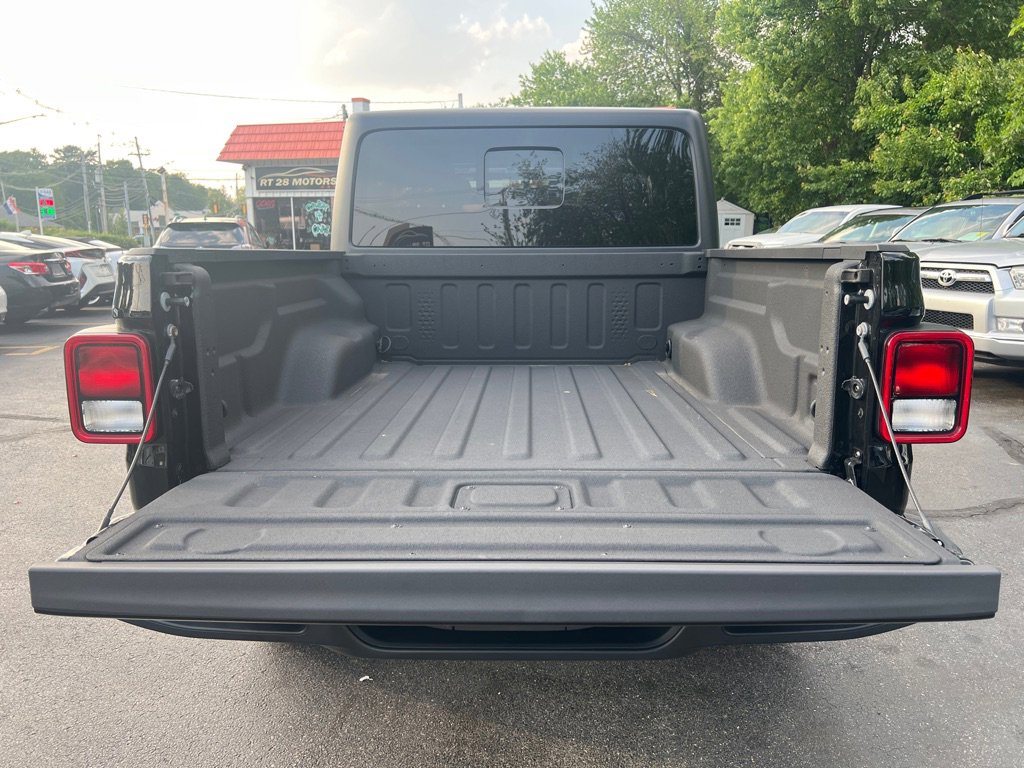 Used 2021 Jeep Gladiator Overland image 6