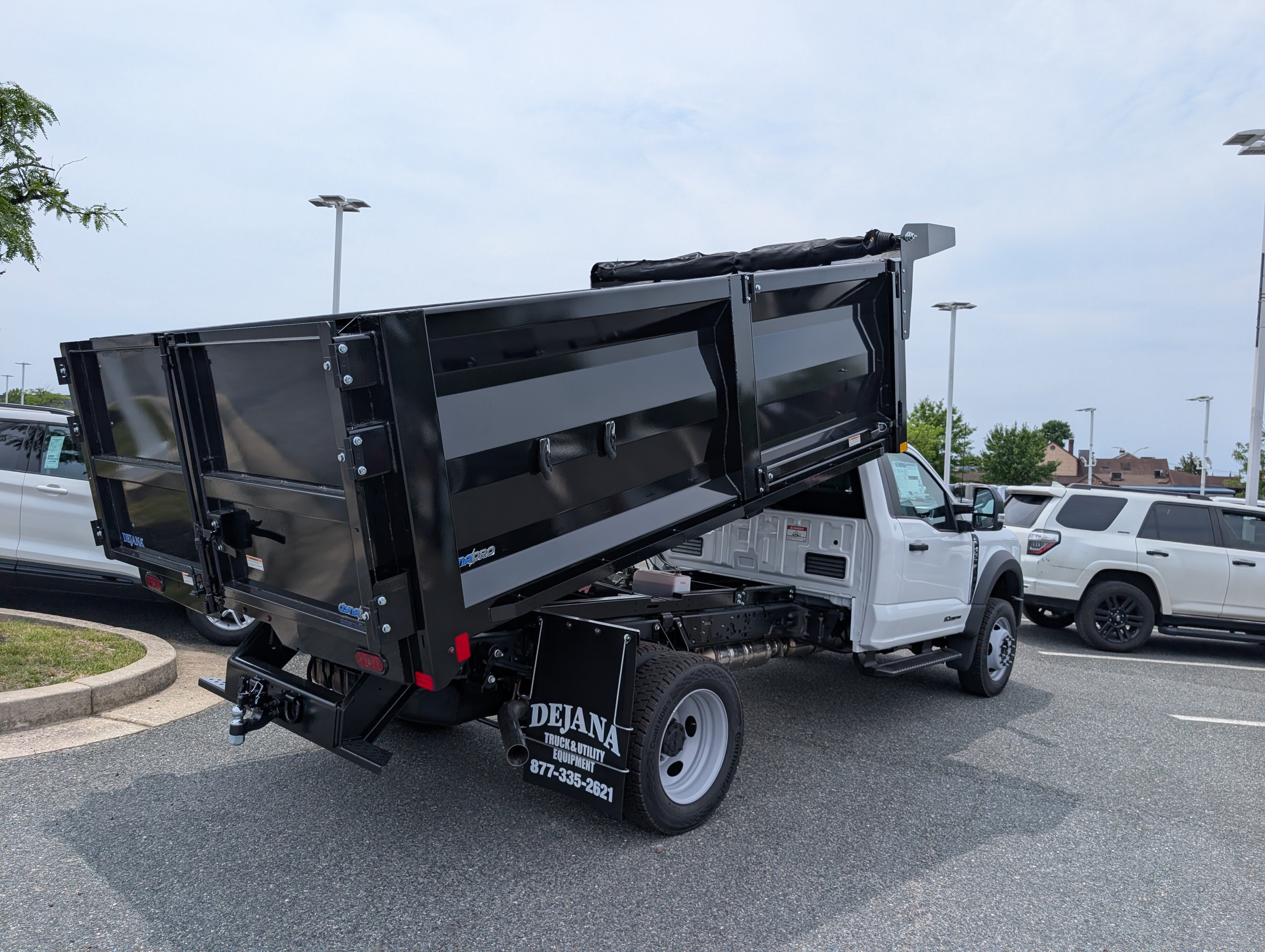 New 2026 Ford F550 4x4 Regular Cab Super Duty image 3