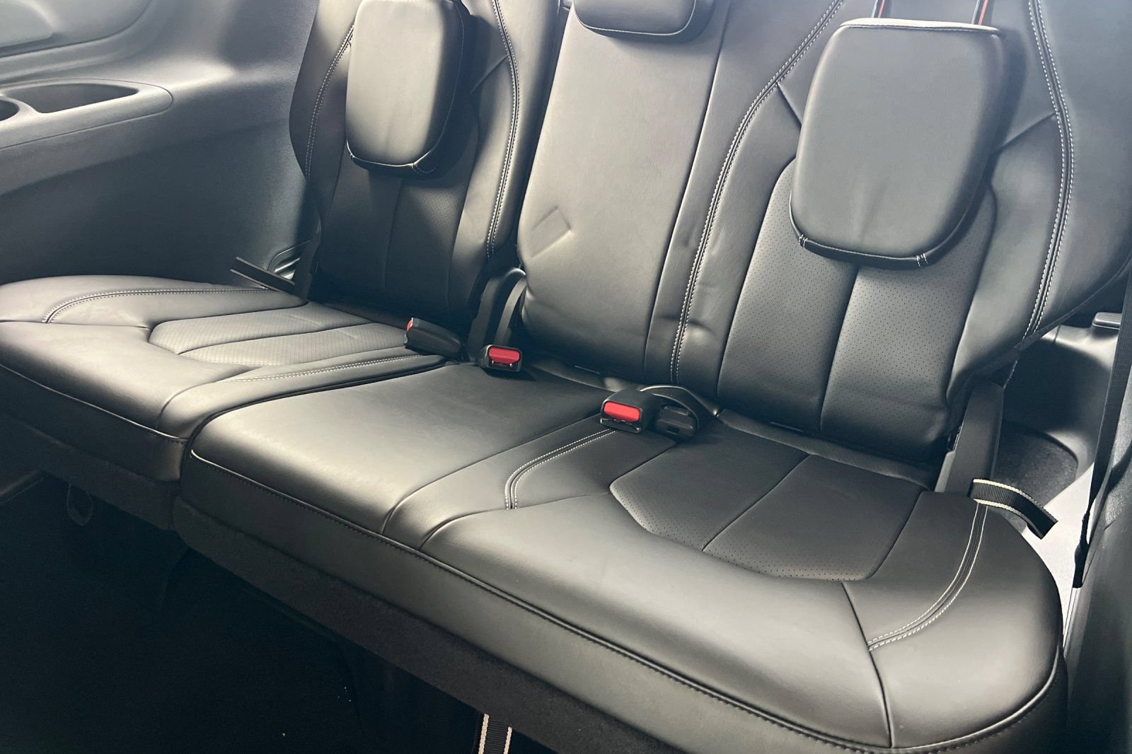 New 2026 Chrysler Pacifica Select AWD/4WD image 15