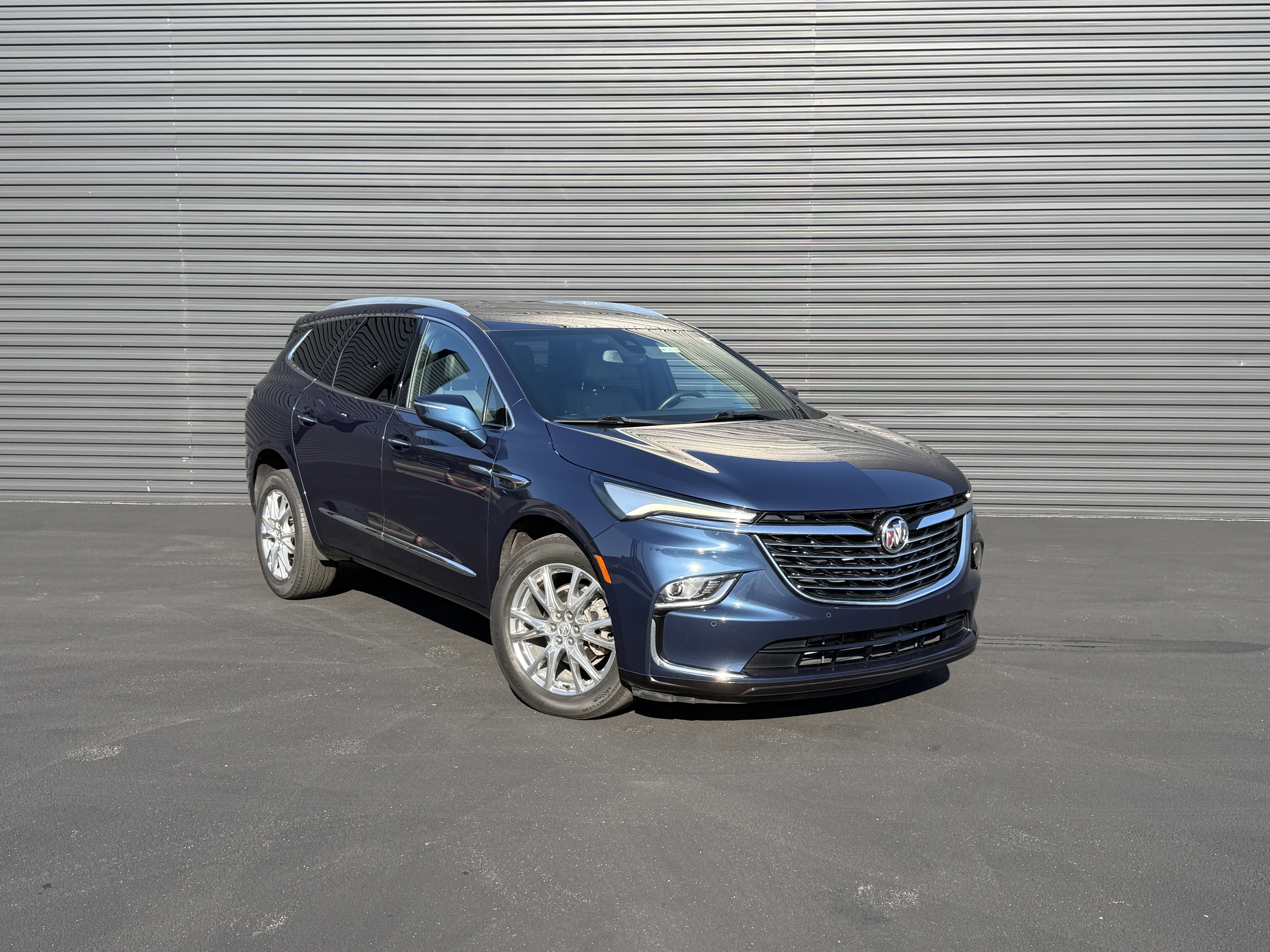 Used 2023 Buick Enclave Essence w/ Experience Buick Package FWD image 7