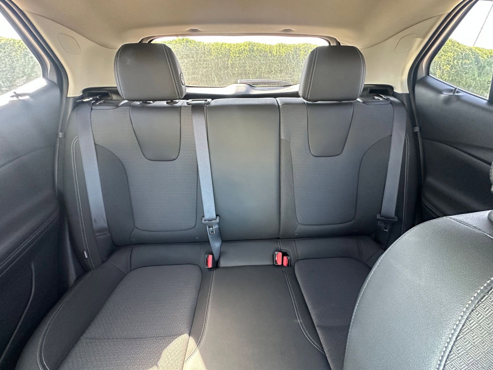 Used 2025 Buick Encore GX Preferred image 36