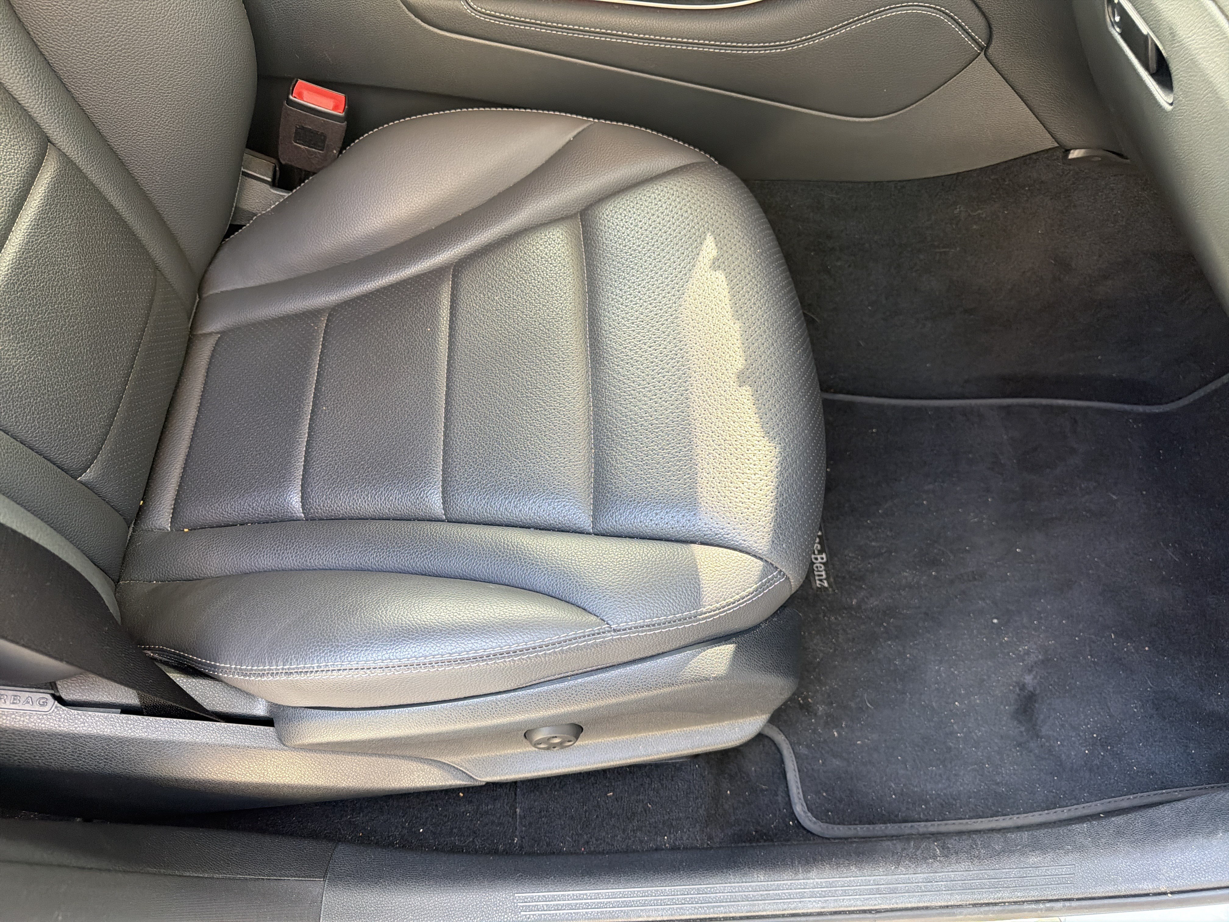 Used 2021 Mercedes-Benz GLC 300 image 39
