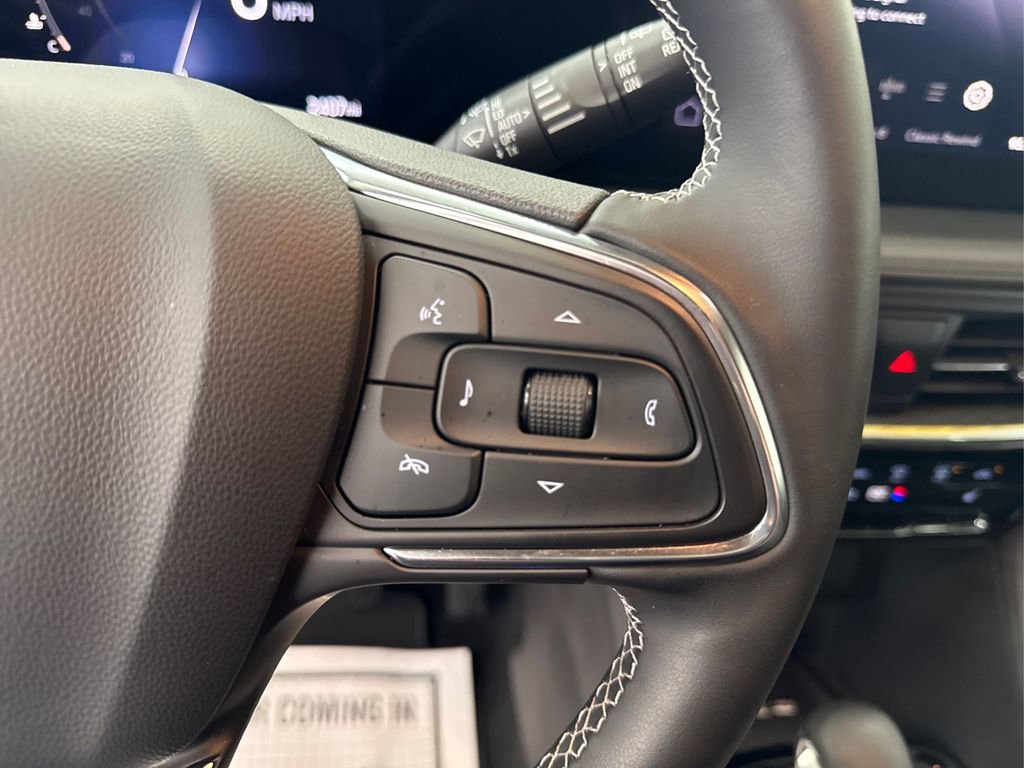 Used 2025 Buick Encore GX Avenir w/ Avenir Technology Package image 27